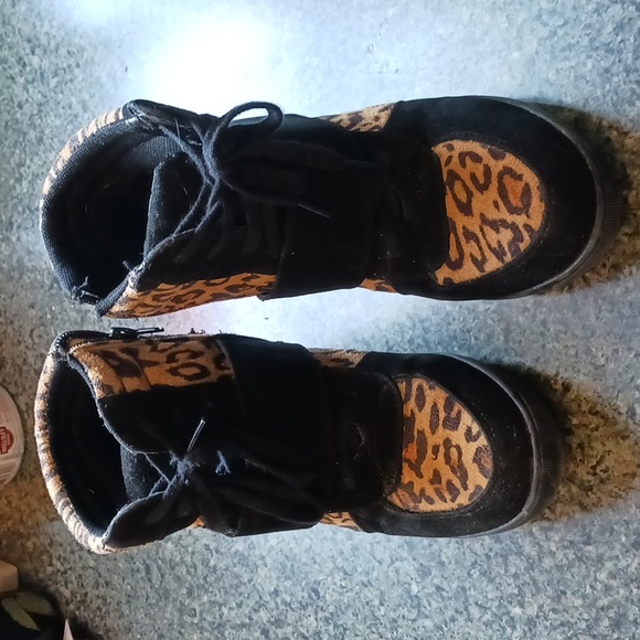 Womans Ankle Wedge Boots 7 Wet Seal - Picture 2 of 9